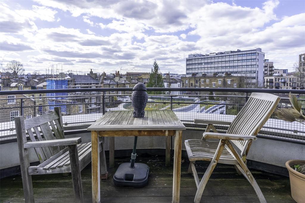 Apartment in London - View 5