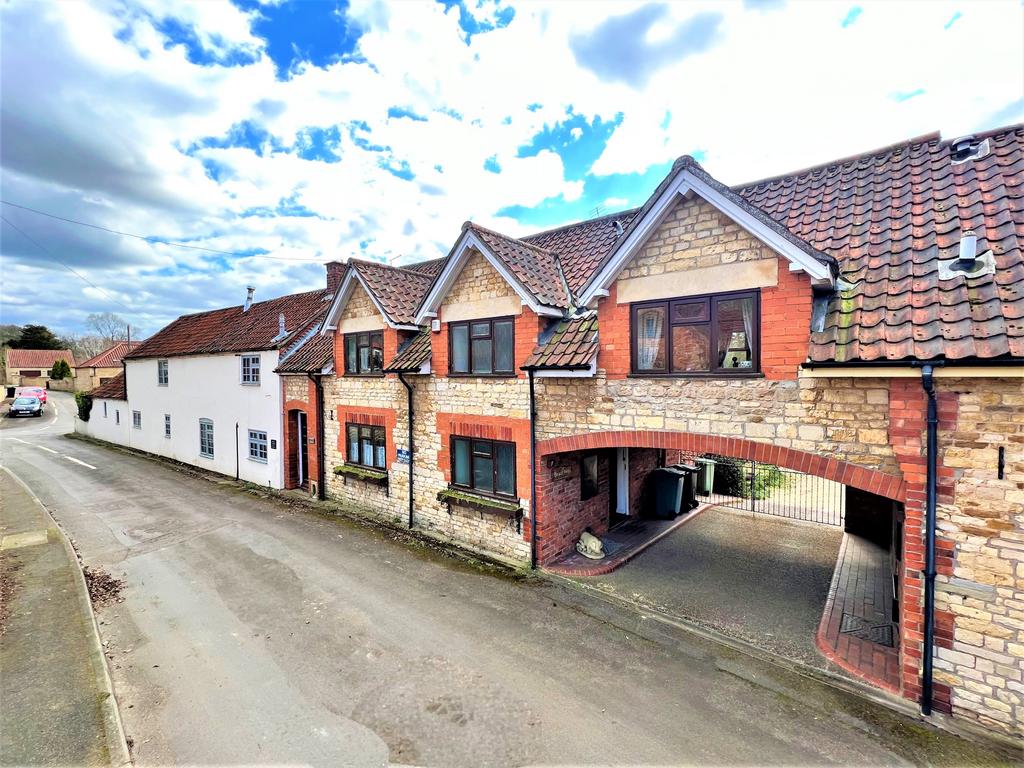 Washdyke Lane, Fulbeck, NG32 3 bed character property £300,000