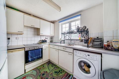 2 bedroom flat for sale, Newbury,  Berkshire,  RG14