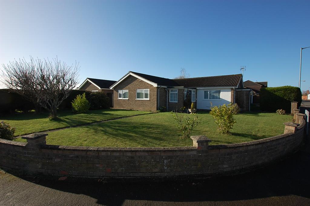 Thirlby Road, North Walsham 3 bed detached bungalow £1,150 pcm (£265 pw)