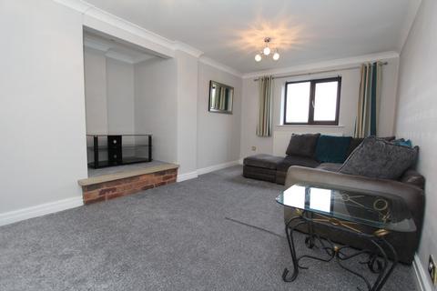 2 bedroom flat to rent, Holmesfield Road, Dronfield Woodhouse