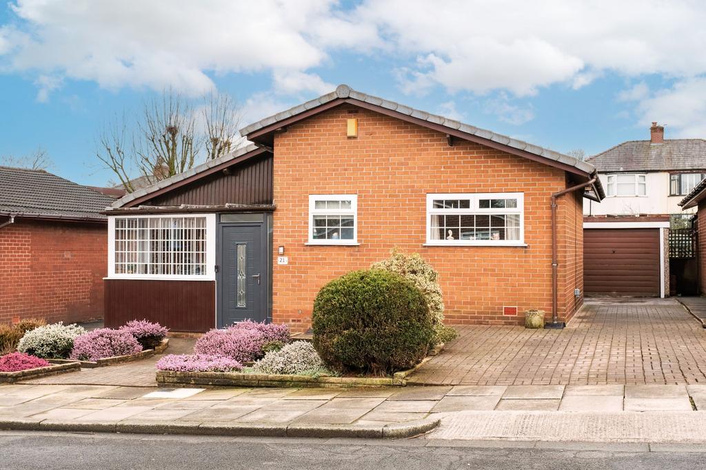 Staveley Avenue, Sharples, Bolton, BL1 2 bed detached bungalow for sale