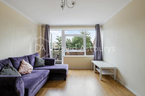 34 Outram Place, London, N1 0UX