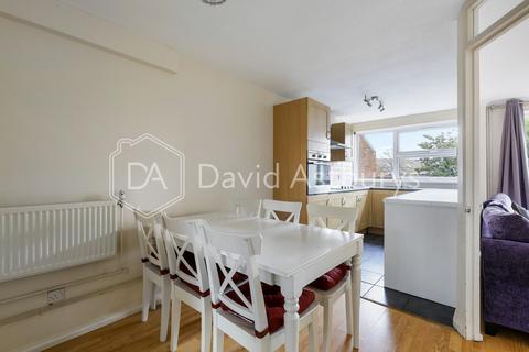 34 Outram Place, London, N1 0UX