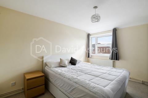 34 Outram Place, London, N1 0UX