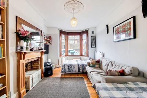 125 Bradgate Road, London, SE6 4TR