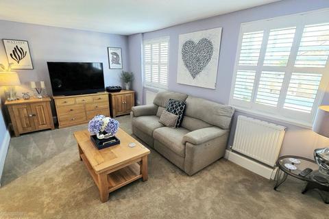 2 bedroom apartment for sale, Brackley Lodge Mews, High Street