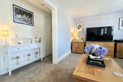 2 bedroom apartment for sale, Brackley Lodge Mews, High Street