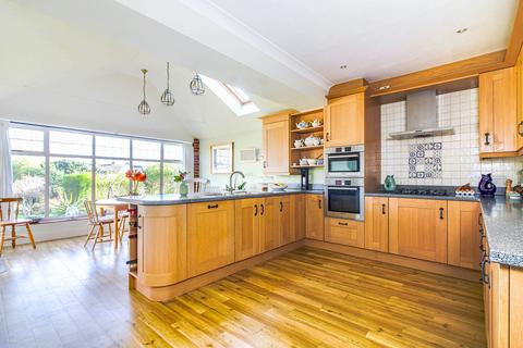 4 bedroom detached house for sale, Piercing Hill, Theydon Bois