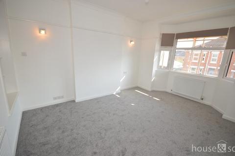 2 bedroom flat to rent, Shaftesbury Road, Charminster