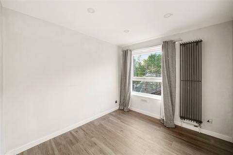 2 bedroom flat to rent, Pennyford Court, Henderson Drive, London