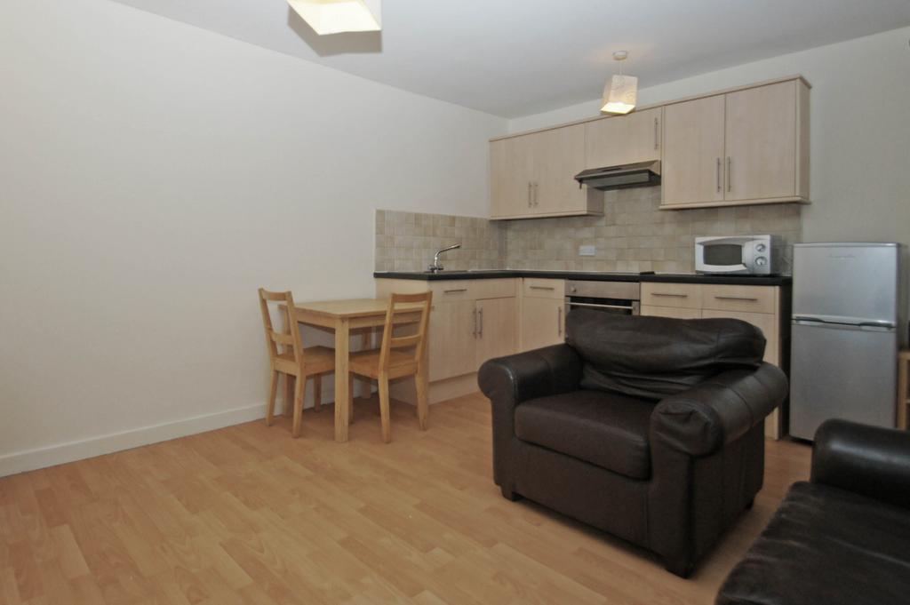 Apartment in Leeds - More