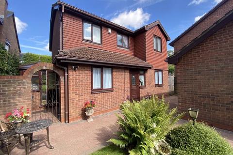 10 Kestrel Drive, Sutton Coldfield, B74 4XW