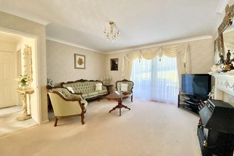 10 Kestrel Drive, Sutton Coldfield, B74 4XW
