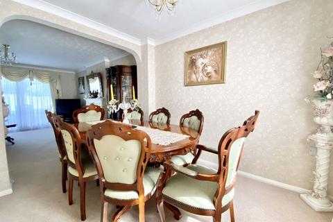 10 Kestrel Drive, Sutton Coldfield, B74 4XW