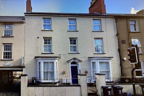 2 bedroom flat to rent, Furnished Flat. Stow Hill, Newport