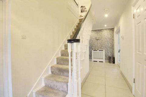 16 Poppy Walk, Waltham Cross, EN7 6TJ