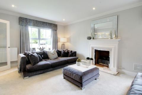 16 Poppy Walk, Waltham Cross, EN7 6TJ