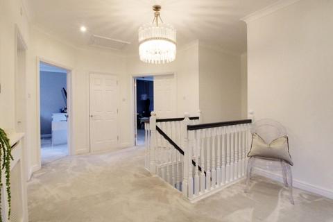 16 Poppy Walk, Waltham Cross, EN7 6TJ