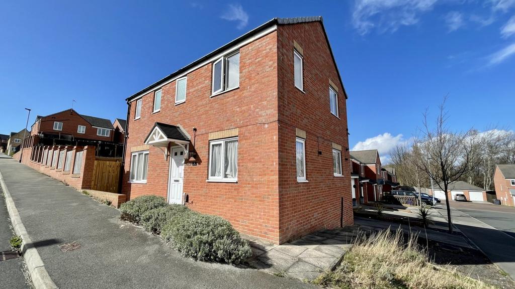 Bluebell Bank, Barnsley, S70 3 bed detached house for sale £210,000