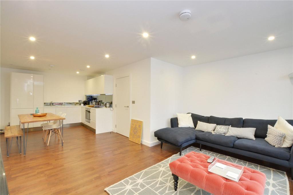 Lounge / Kitchen