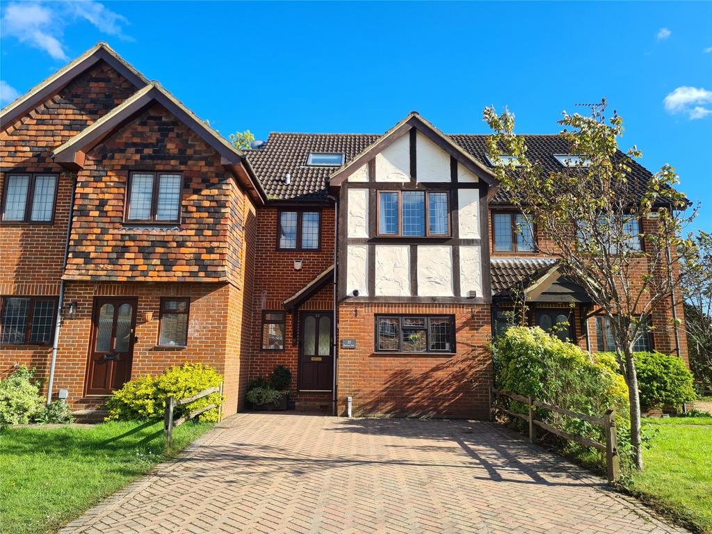 Shorland Oaks, Warfield, Berkshire, RG42 4 bed terraced house for sale