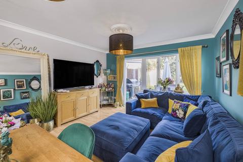 2 bedroom end of terrace house for sale - Meldone Close, Surbiton, Surrey