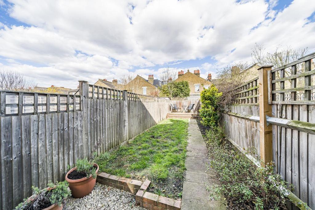 Tranmere Road, Earlsfield 2 bed £650,000