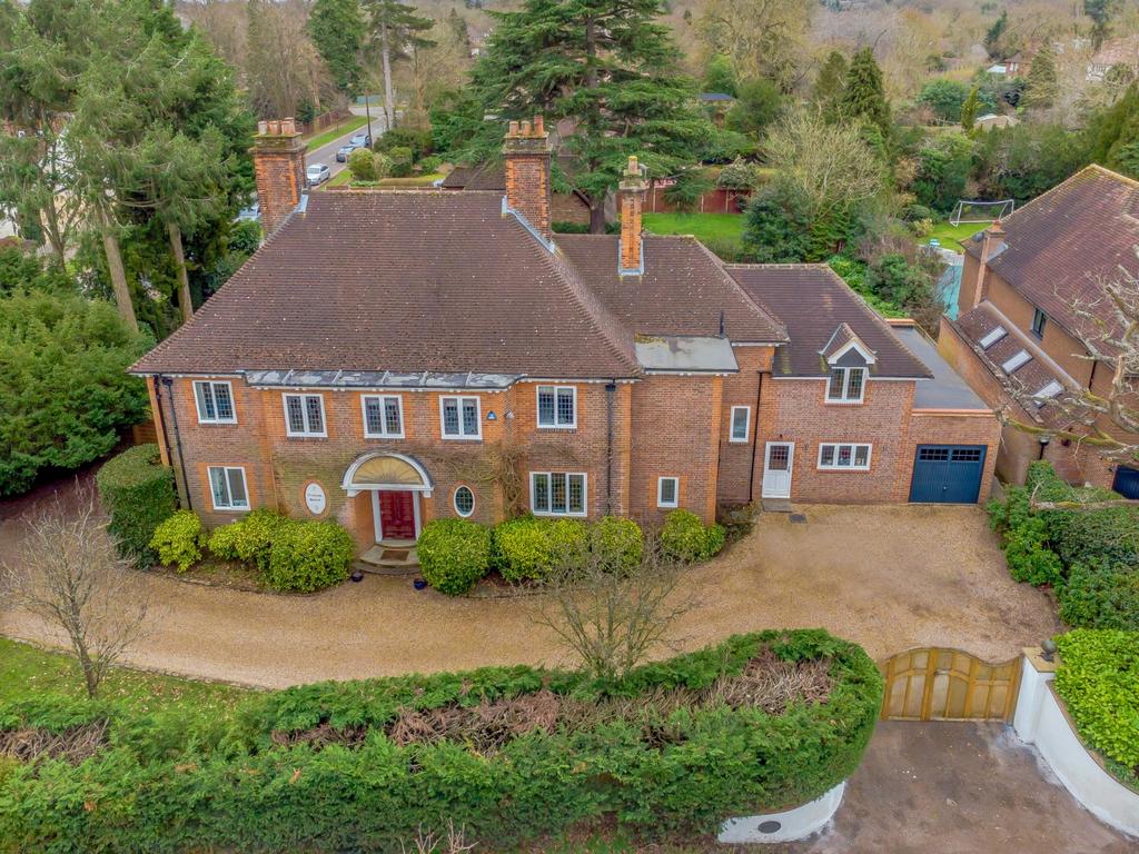 Bull Lane, Chalfont St Peter, Gerrards Cross, Buckinghamshire 6 bed