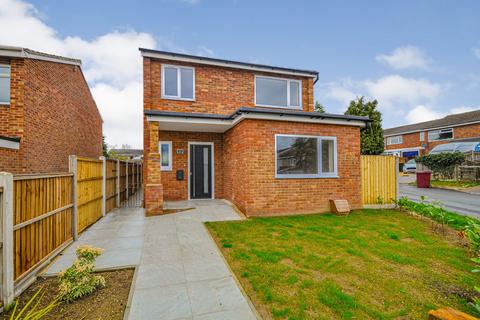 3 bedroom detached house to rent - Hadleigh Rise, Caversham, RG4