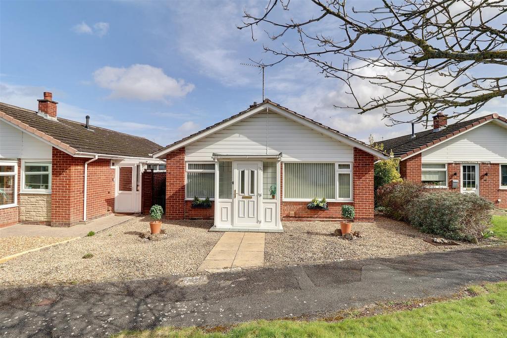 Long Mynd Avenue, Up Hatherley, Cheltenham 2 bed detached bungalow for
