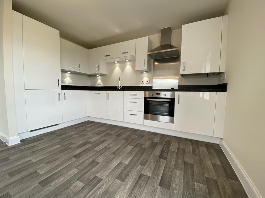 Somerset Avenue, Leicester 2 bed apartment £900 pcm (£208 pw)