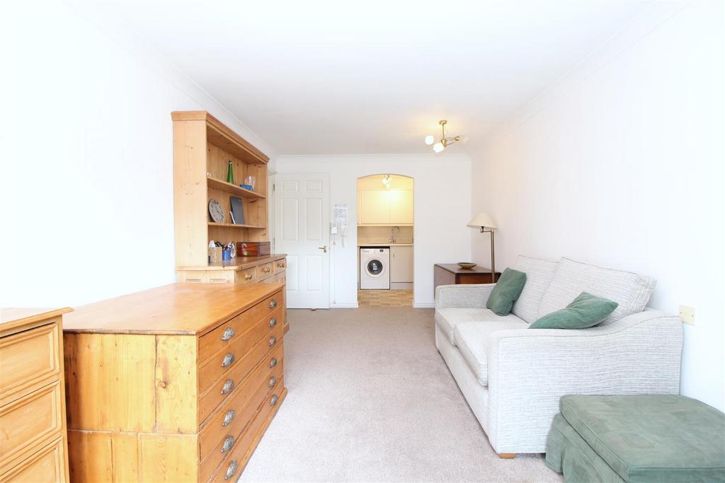 Living Room 4 New.JPG