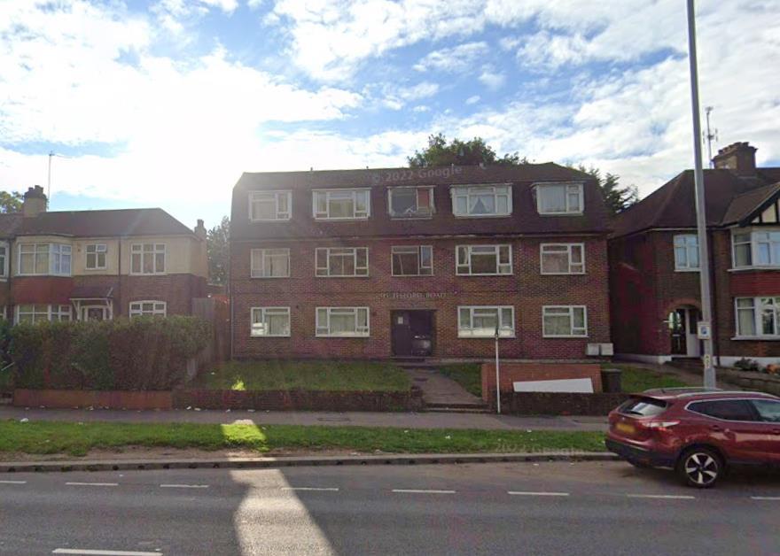 Telford Road, London 2 bed flat £1,375 pcm (£317 pw)