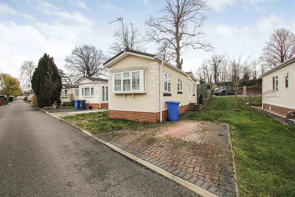 Willows Riverside Park, Windsor 1 bed park home for sale £145,000