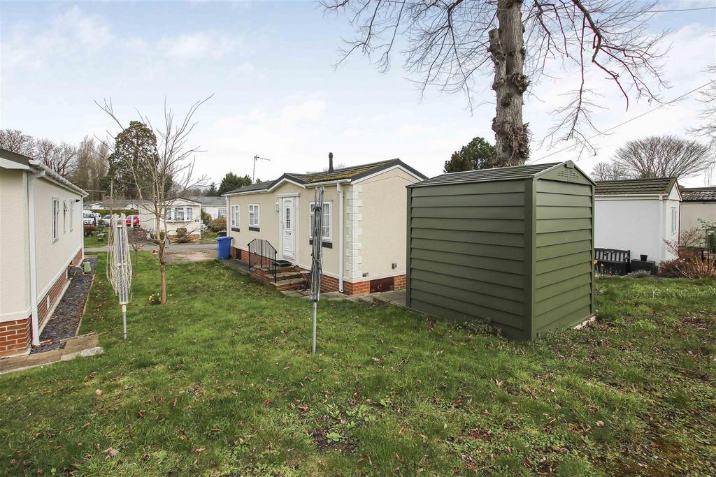 Willows Riverside Park, Windsor 1 bed park home for sale £145,000