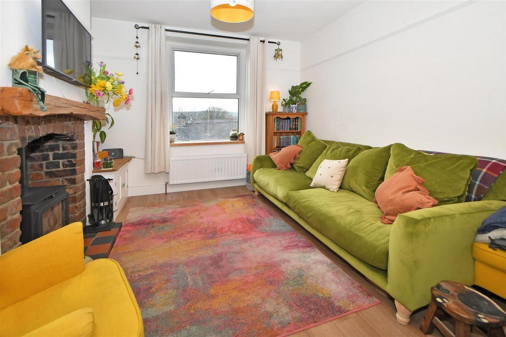 Windsor Road, Buxton 4 bed end of terrace house £229,950