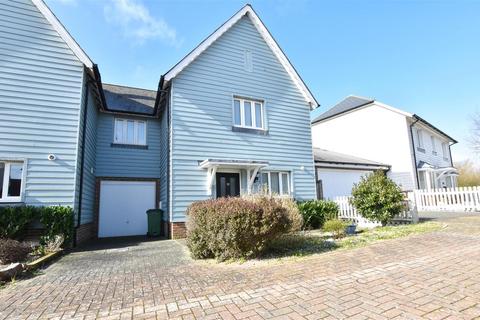 4 bedroom semi-detached house for sale, Springfield Drive, Rye
