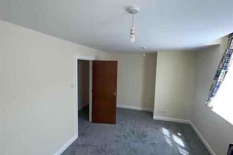 2 bedroom flat to rent, Hulme Street, Southport, Merseyside