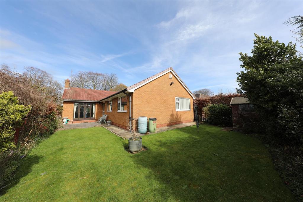 Southwood Road, Cottingham 3 bed detached bungalow for sale £300,000