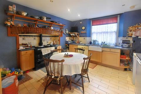 6 bedroom townhouse for sale - Picton Road, Tenby