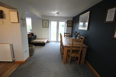 42 Kingfisher Crescent, Cheadle, Stoke-on-trent, ST10 1RZ