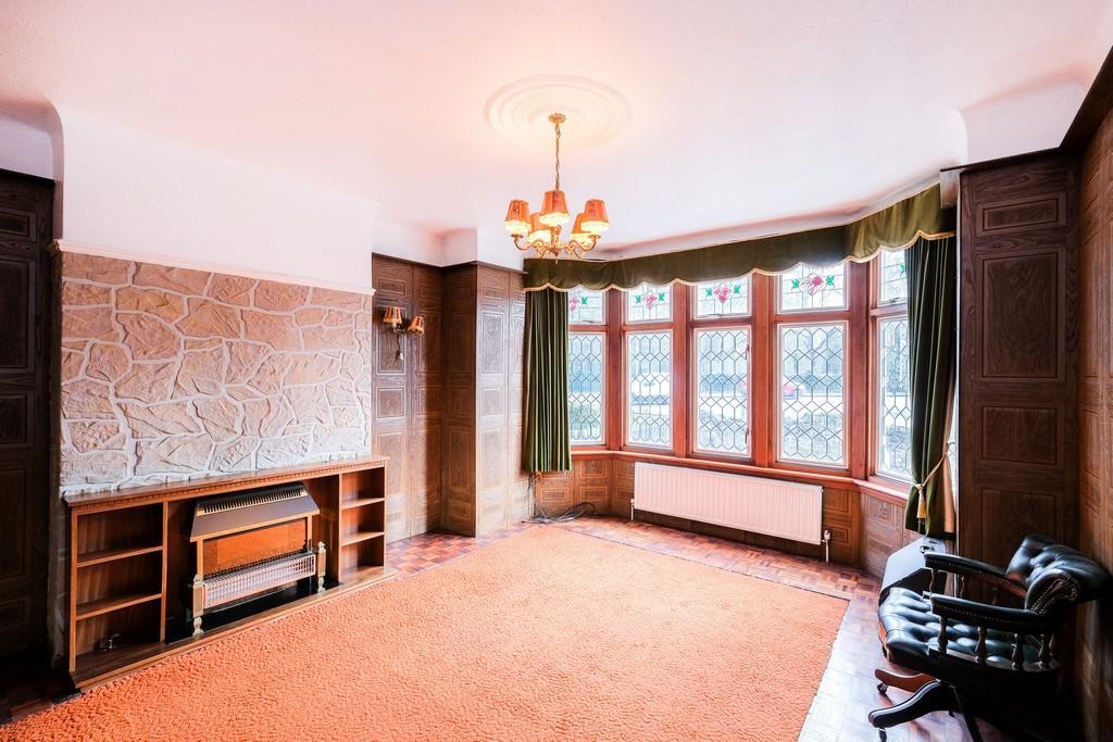 2 Blake Hall Crescent-15 resized.jpg