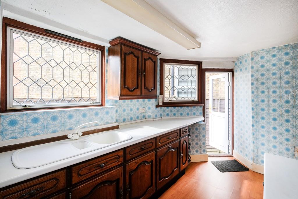 2 Blake Hall Crescent-28 resized.jpg
