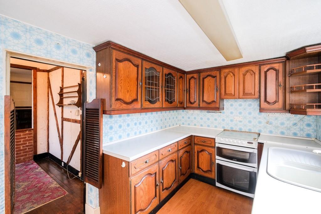2 Blake Hall Crescent-27 resized.jpg