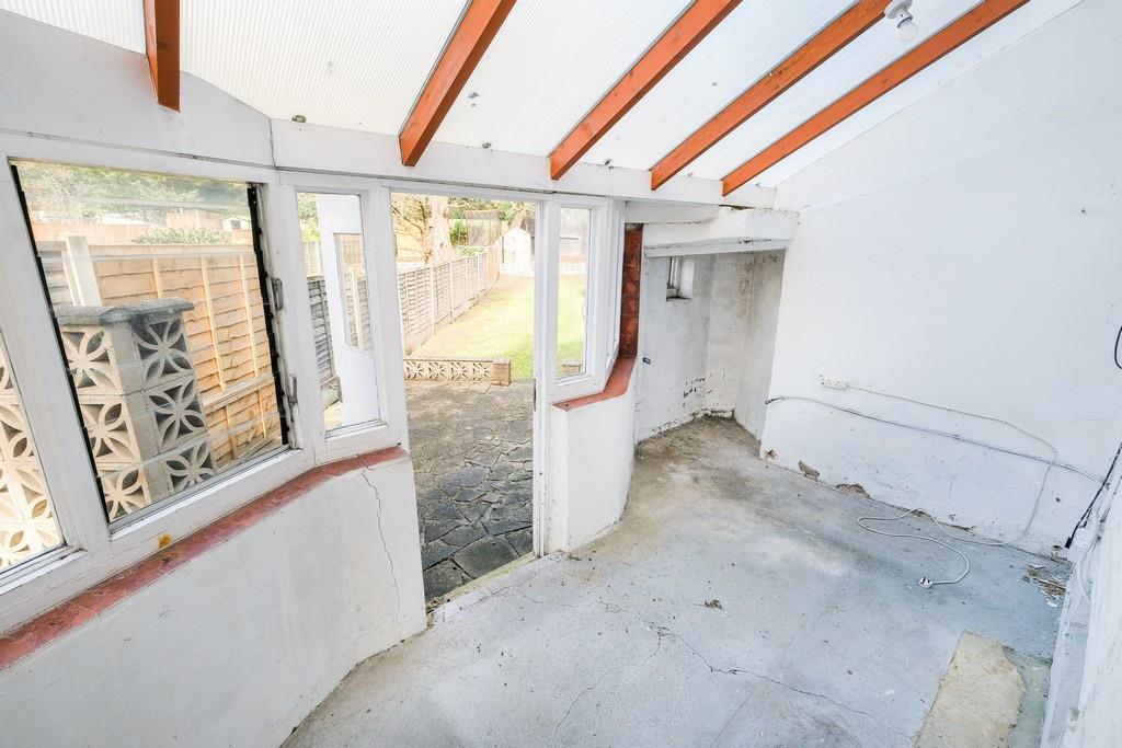 2 Blake Hall Crescent-29 resized.jpg