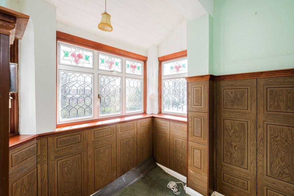 2 Blake Hall Crescent-7 resized.jpg