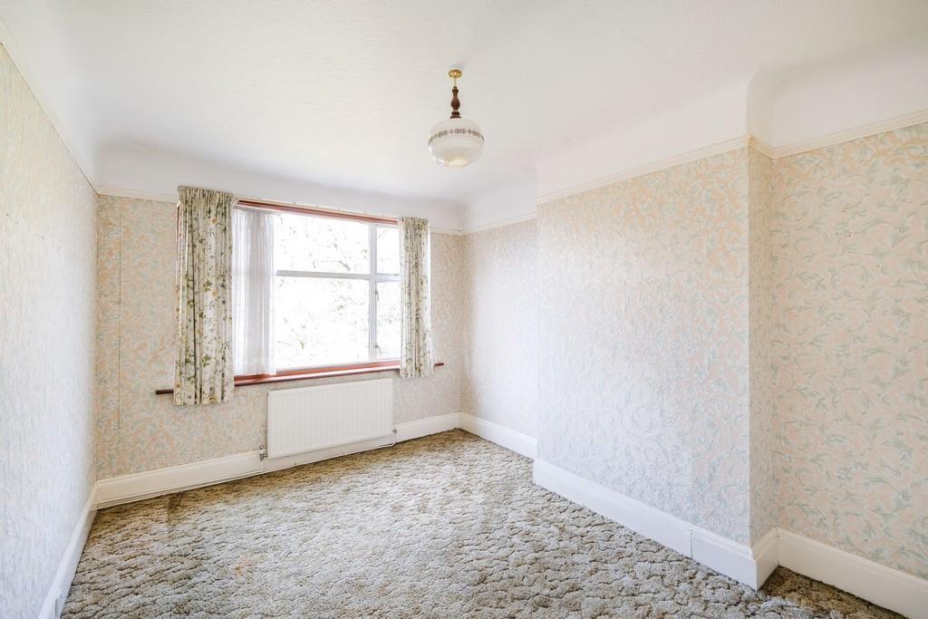 2 Blake Hall Crescent-11 resized.jpg