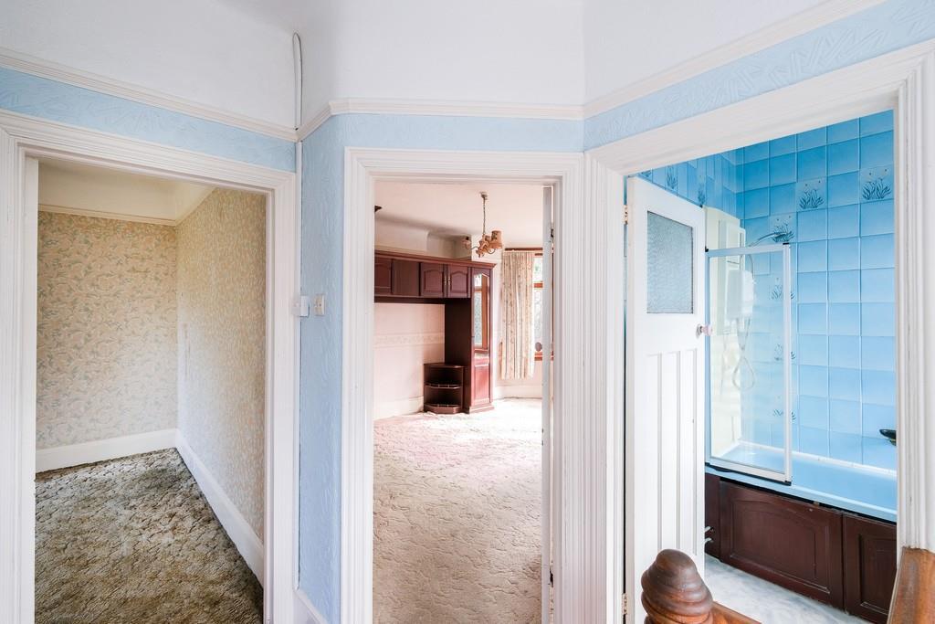 2 Blake Hall Crescent-4 resized.jpg