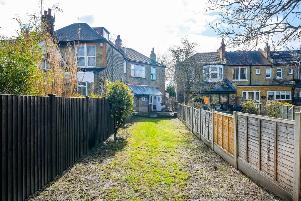 2 Blake Hall Crescent ext-4 resized.jpg